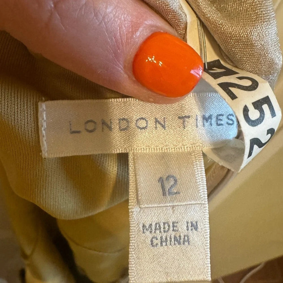 London Times Gold Scalloped Tiered Dress Sz 12 - Picture 5 of 9